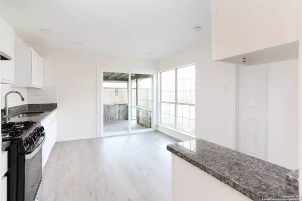 8607 LITTLE WOLF ST, San Antonio, TX 78242-2732