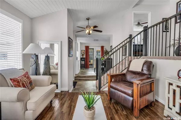 207 Sebestyen TERRACE, Saskatoon, SK S7K 6R8