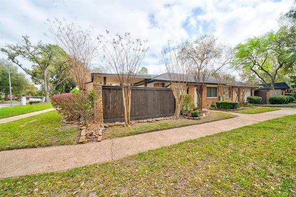 5347 Pinewilde DR #A, Houston, TX 77066