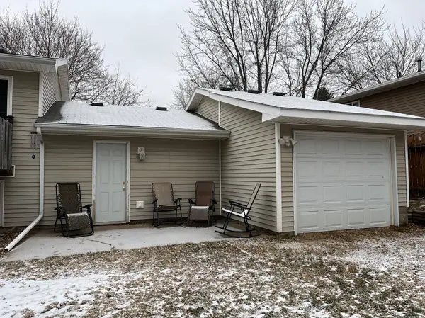 405 Kriesel PL NE, Owatonna, MN 55060