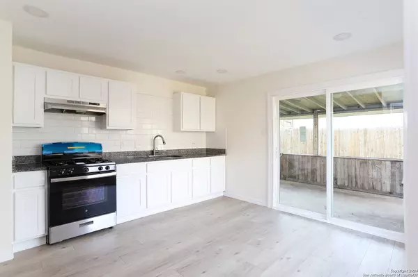 8607 LITTLE WOLF ST, San Antonio, TX 78242-2732