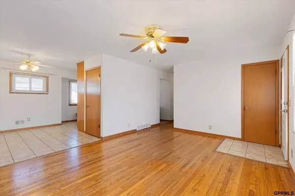 9236 Spaulding Street, Omaha, NE 68134