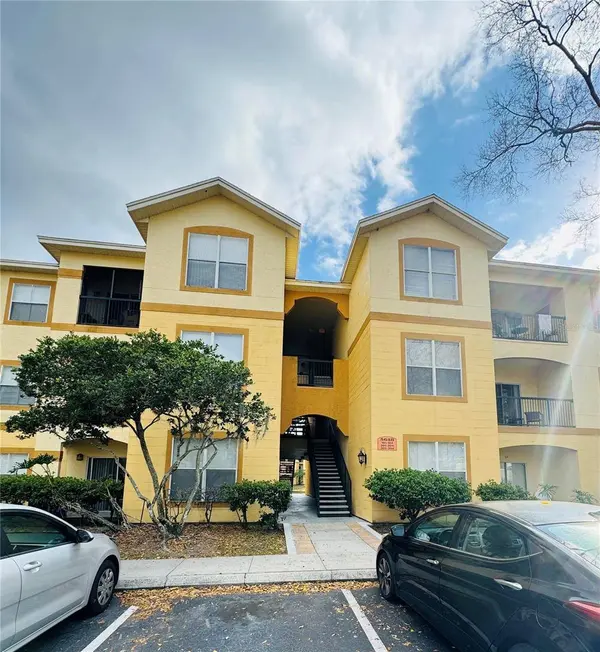 5618 PINNACLE HEIGHTS CIR #304, Tampa, FL 33624