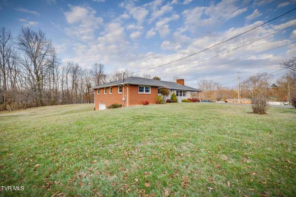 312 Castle Oaks DR, Kingsport, TN 37663