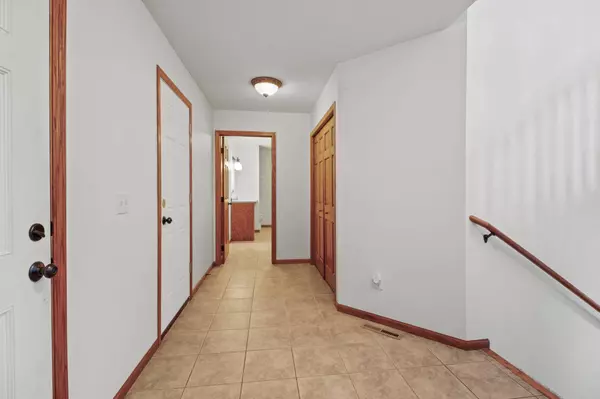 938 14th AVE NE, Saint Joseph, MN 56374