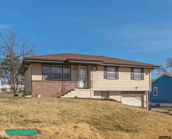 9236 Spaulding Street, Omaha, NE 68134