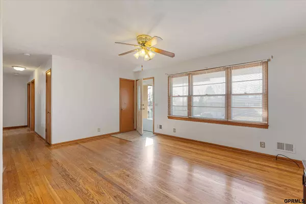 9236 Spaulding Street, Omaha, NE 68134