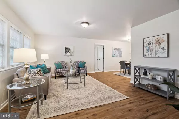 900 BIRCHWOOD DR, Newark, DE 19713