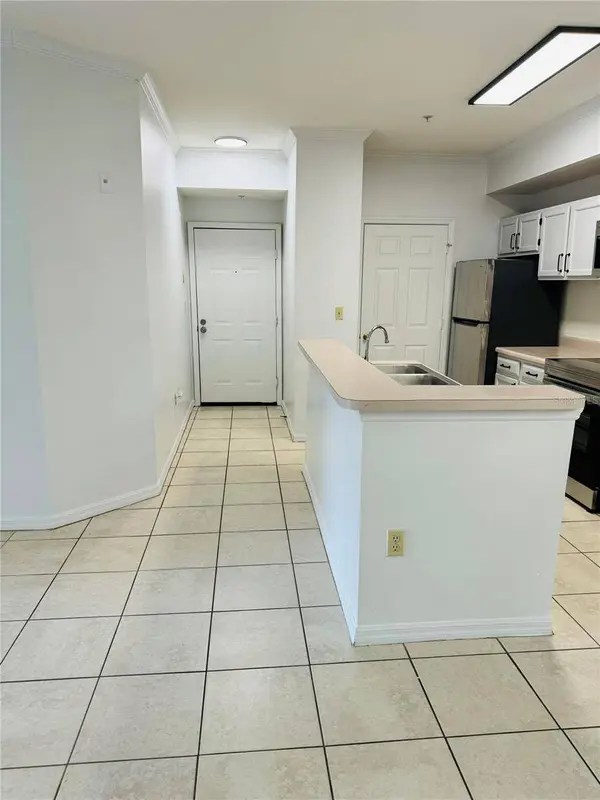 5618 PINNACLE HEIGHTS CIR #304, Tampa, FL 33624