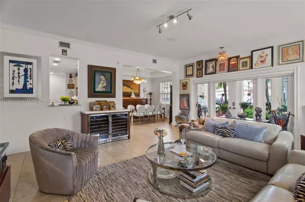 572 Loretto Ave #6, Coral Gables, FL 33146