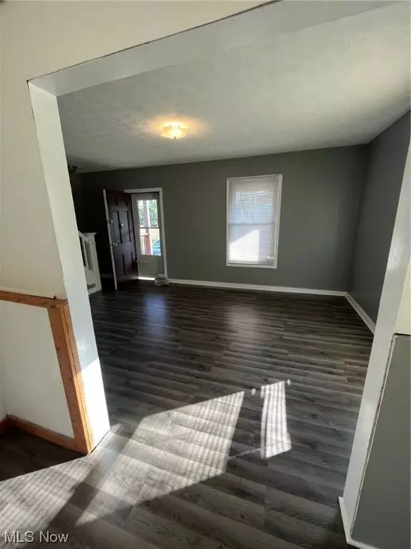 1737 Bonnot PL NE, Canton, OH 44705