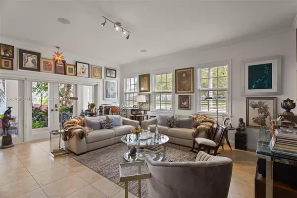 572 Loretto Ave #6, Coral Gables, FL 33146