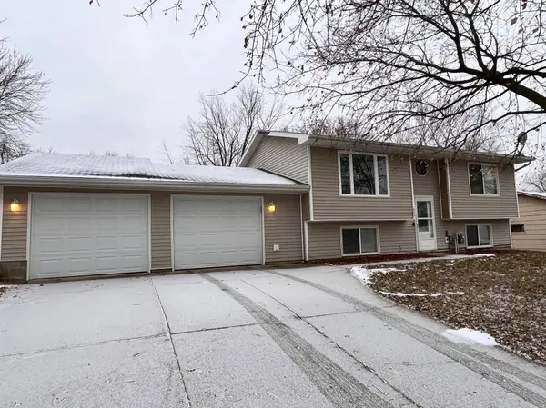 405 Kriesel PL NE, Owatonna, MN 55060