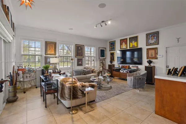 572 Loretto Ave #6, Coral Gables, FL 33146