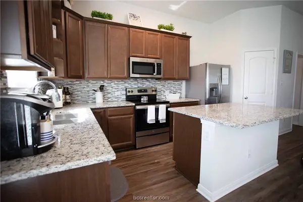 2051 Brisbane WAY, Bryan, TX 77807