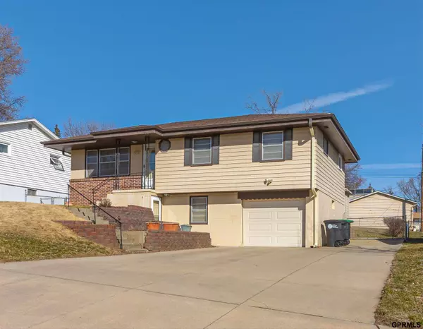 9236 Spaulding Street, Omaha, NE 68134