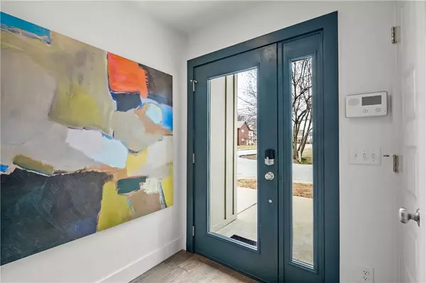 347 6th St, Bentonville, AR 72712