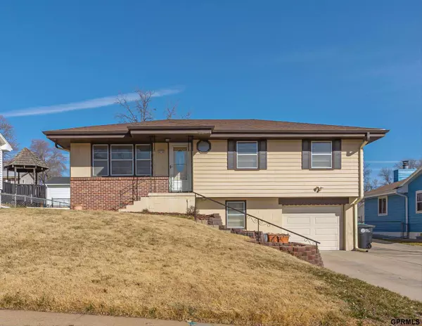 9236 Spaulding Street, Omaha, NE 68134