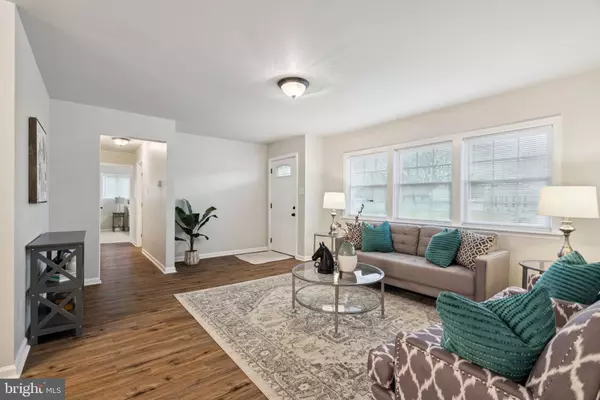 900 BIRCHWOOD DR, Newark, DE 19713