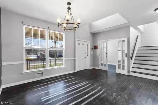 48 Haze Way, Lopatcong Twp., NJ 08865