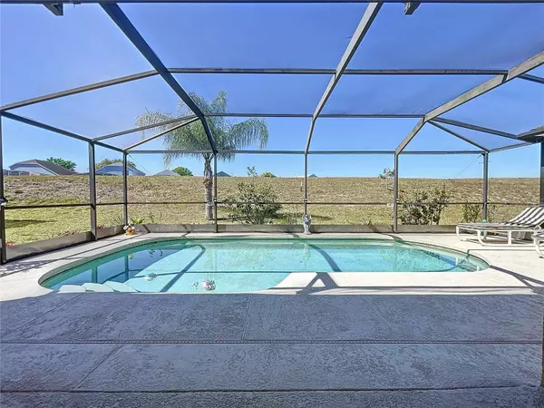 712 HILLCREST DR, Davenport, FL 33897