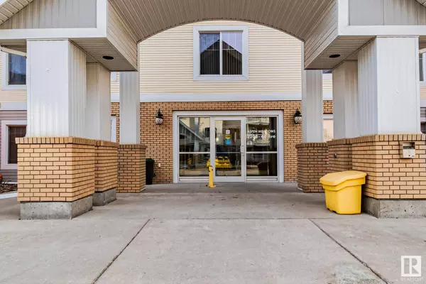 #311 2208 44 AV NW, Edmonton, AB T6T 0G6