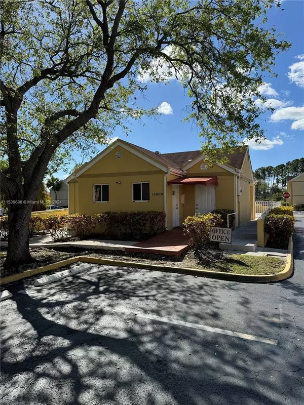 13820 SW 112th St #108, Miami, FL 33186