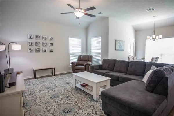 2051 Brisbane WAY, Bryan, TX 77807