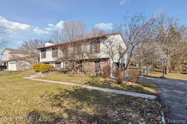 574 HUNTINGTON Drive, Adrian, MI 49221