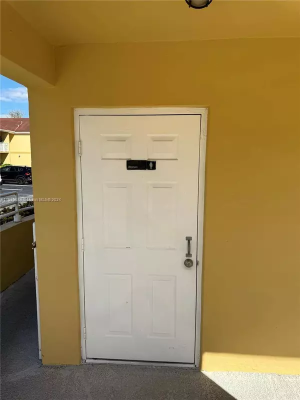 13820 SW 112th St #108, Miami, FL 33186