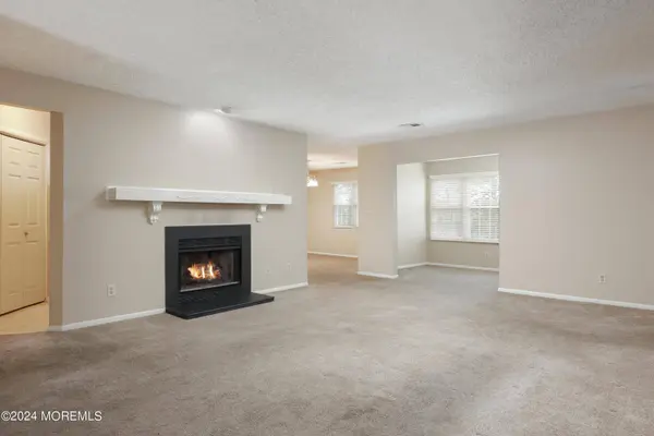 620 Waters Edge Drive, Toms River, NJ 08753