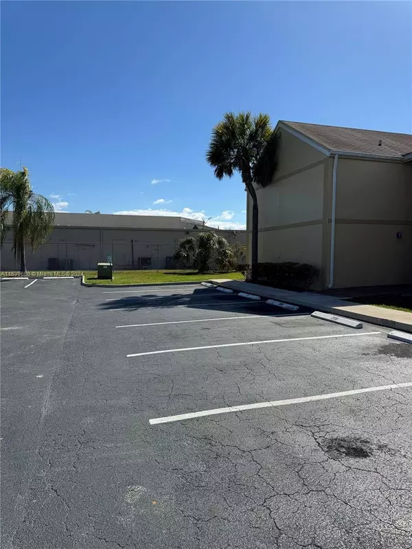 13820 SW 112th St #108, Miami, FL 33186