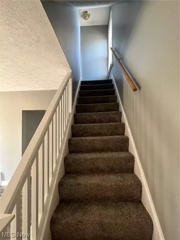 1737 Bonnot PL NE, Canton, OH 44705