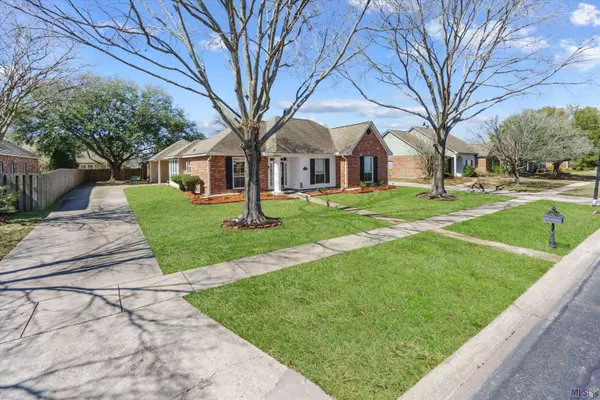 5852 MOURNING DOVE DR, Baton Rouge, LA 70817