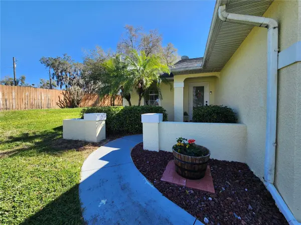 8950 COURTYARD LN, Groveland, FL 34736