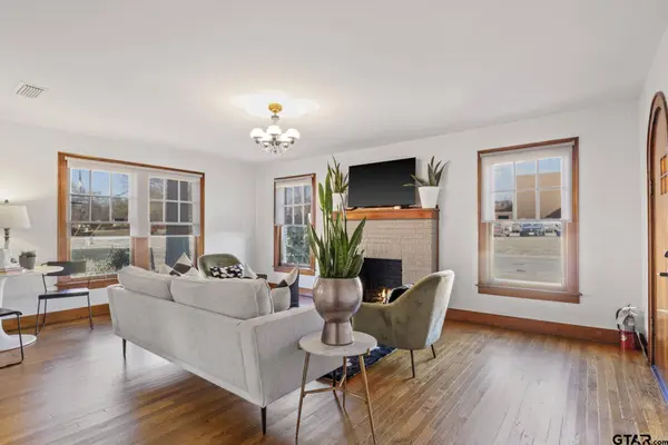 617 Van Buren Avenue, Mt Pleasant, TX 75455