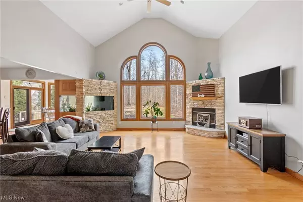 18041 Hawksmoor WAY, Chagrin Falls, OH 44023