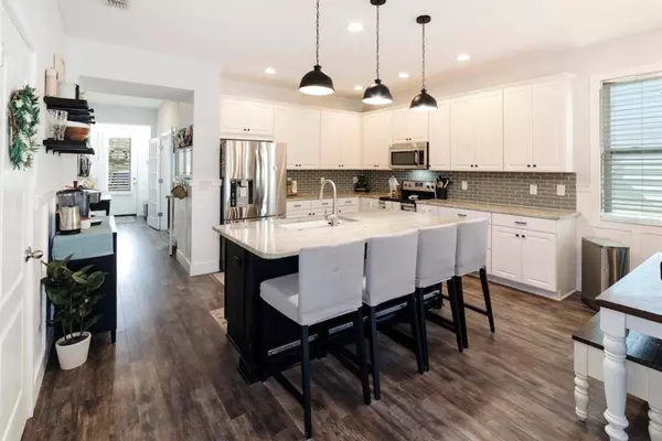 6015 WATERCOLOR DR, Lithia, FL 33547