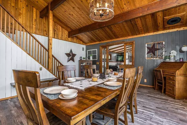 1043 W Schapville Road, Scales Mound, IL 61075