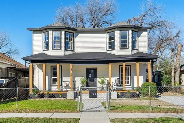 708 Essex Street, Fort Worth, TX 76105