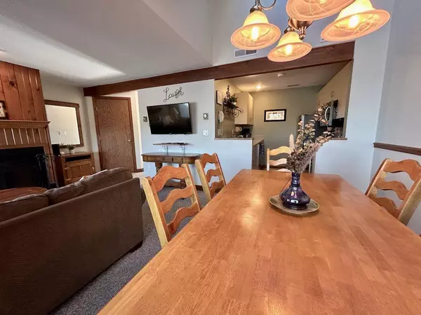 136 Plum Cove Drive, Scales Mound, IL 61075