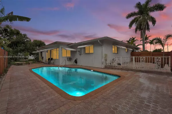 3650 NW 27th Ct, Lauderdale Lakes, FL 33311