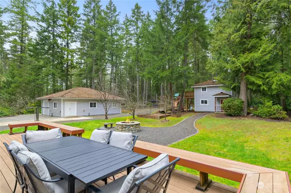 8376 Andrea LN NW, Silverdale, WA 98383