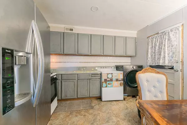 2426 Apache AVE, Sauk Village, IL 60411