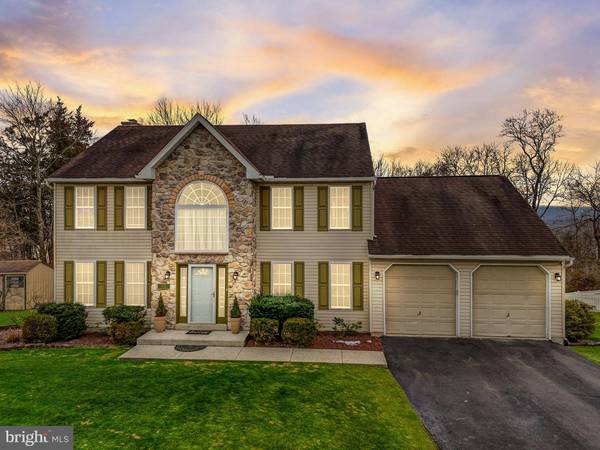 502 ANTIETAM DR, Douglassville, PA 19518