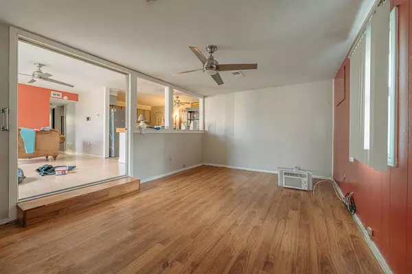 2426 Apache AVE, Sauk Village, IL 60411