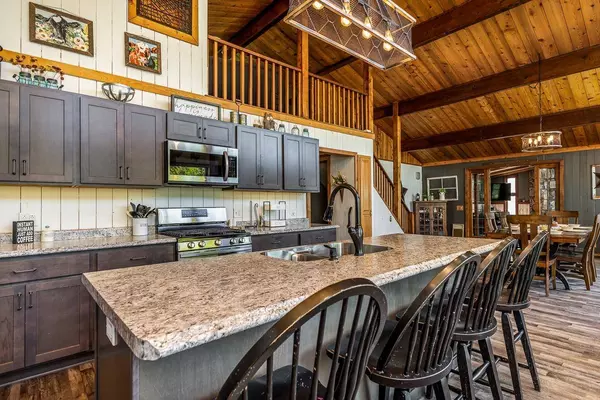 1043 W Schapville Road, Scales Mound, IL 61075