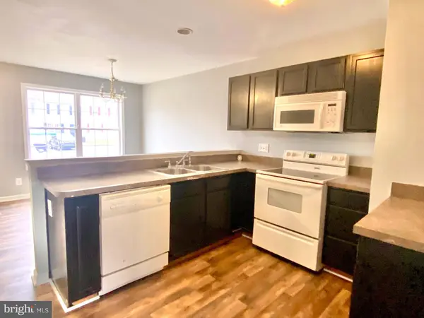 33 SANFORD DR, Bunker Hill, WV 25413