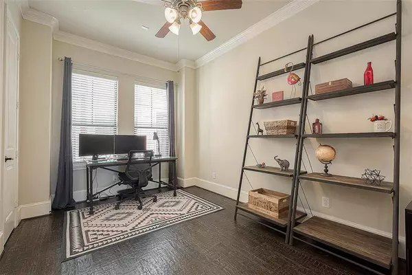 1046 W 23rd ST #I, Houston, TX 77008