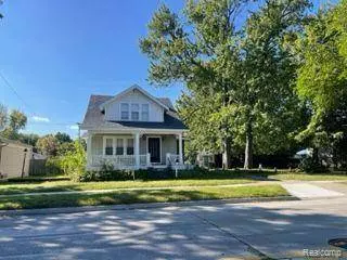 22434 E 13 MILE Road, St. Clair Shores, MI 48082